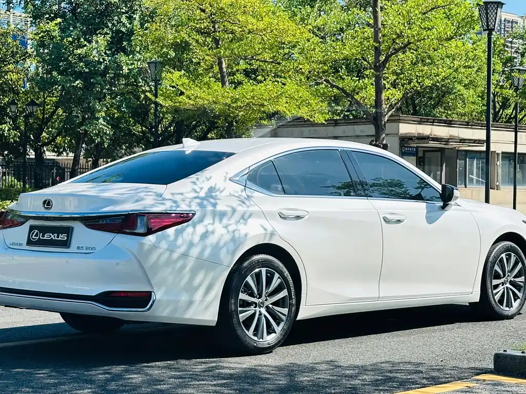 Lexus ES — миниатюра 4