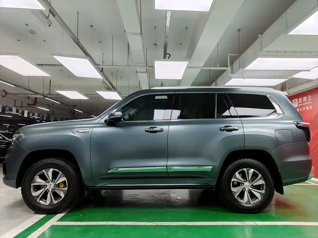 BAIC BJ60 2022 2.0T мест