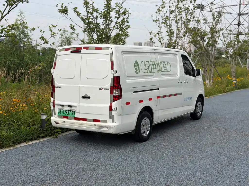Changan EM80 2022 2 мест60kW 41.86kWh