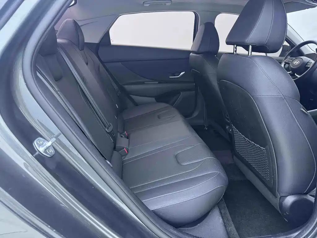 Hyundai Elantra — миниатюра 20