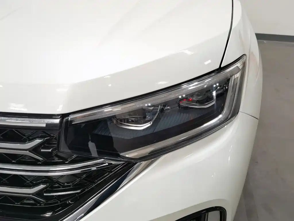 Volkswagen X — миниатюра 7