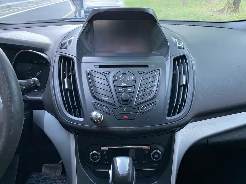 Ford Kuga — миниатюра 15