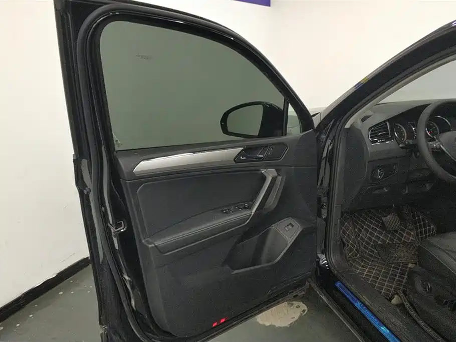 Volkswagen Tiguan L L 2020 330TSI AT Luxury VI