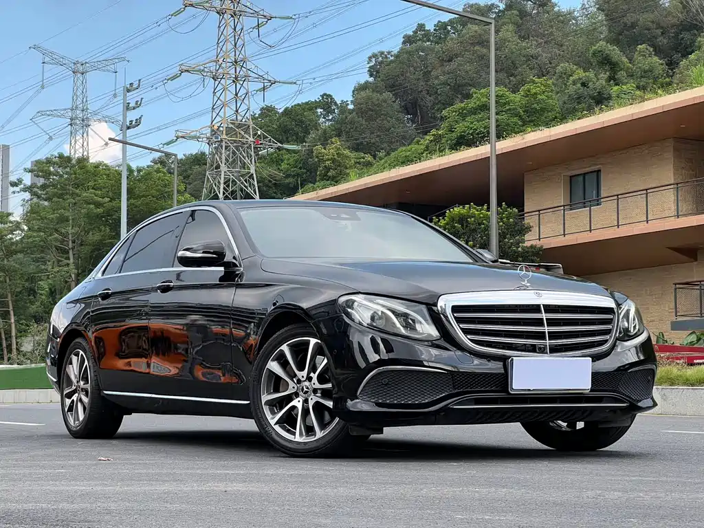 Mercedes-Benz E-Class — миниатюра 2
