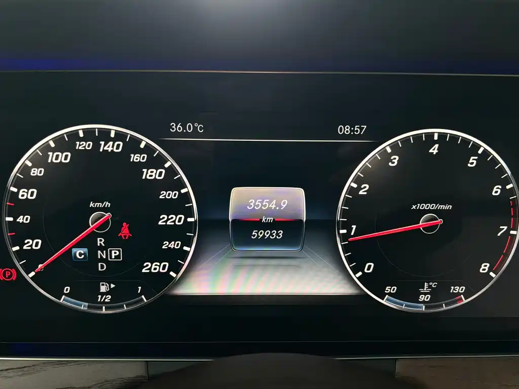 Mercedes-Benz E-Class — миниатюра 11