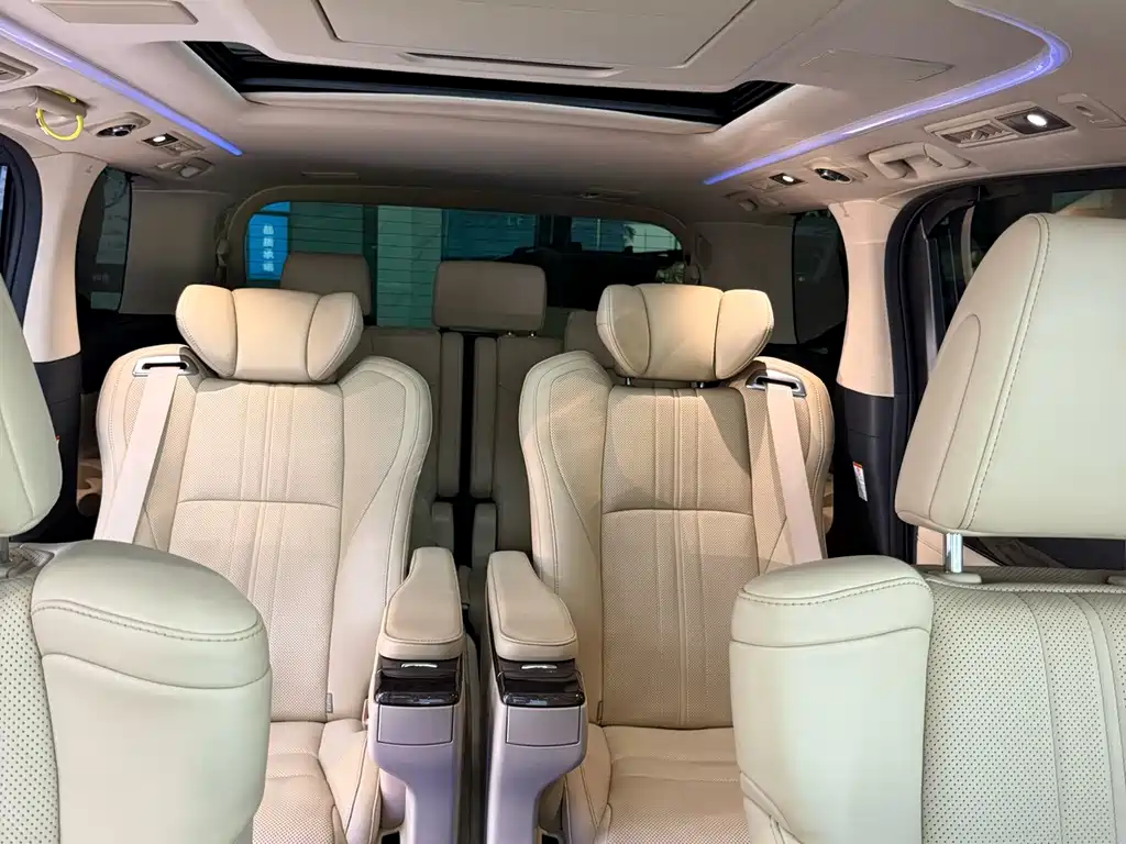 Toyota Vellfire — миниатюра 16