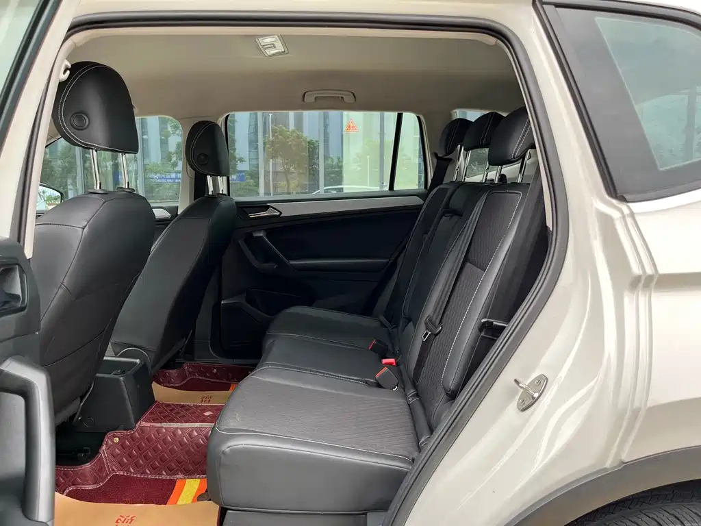 Volkswagen Tiguan L — миниатюра 9