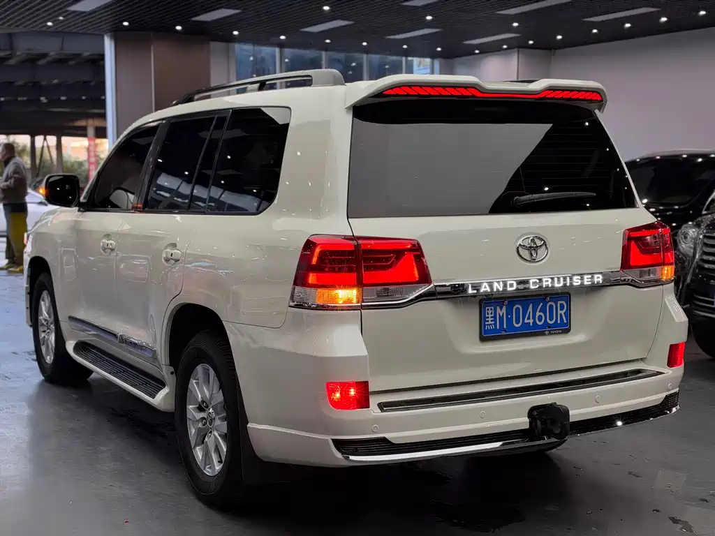 Toyota Land Cruiser — миниатюра 7