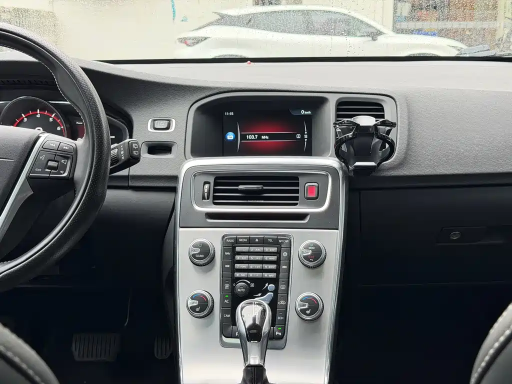 Volvo V60 — миниатюра 14
