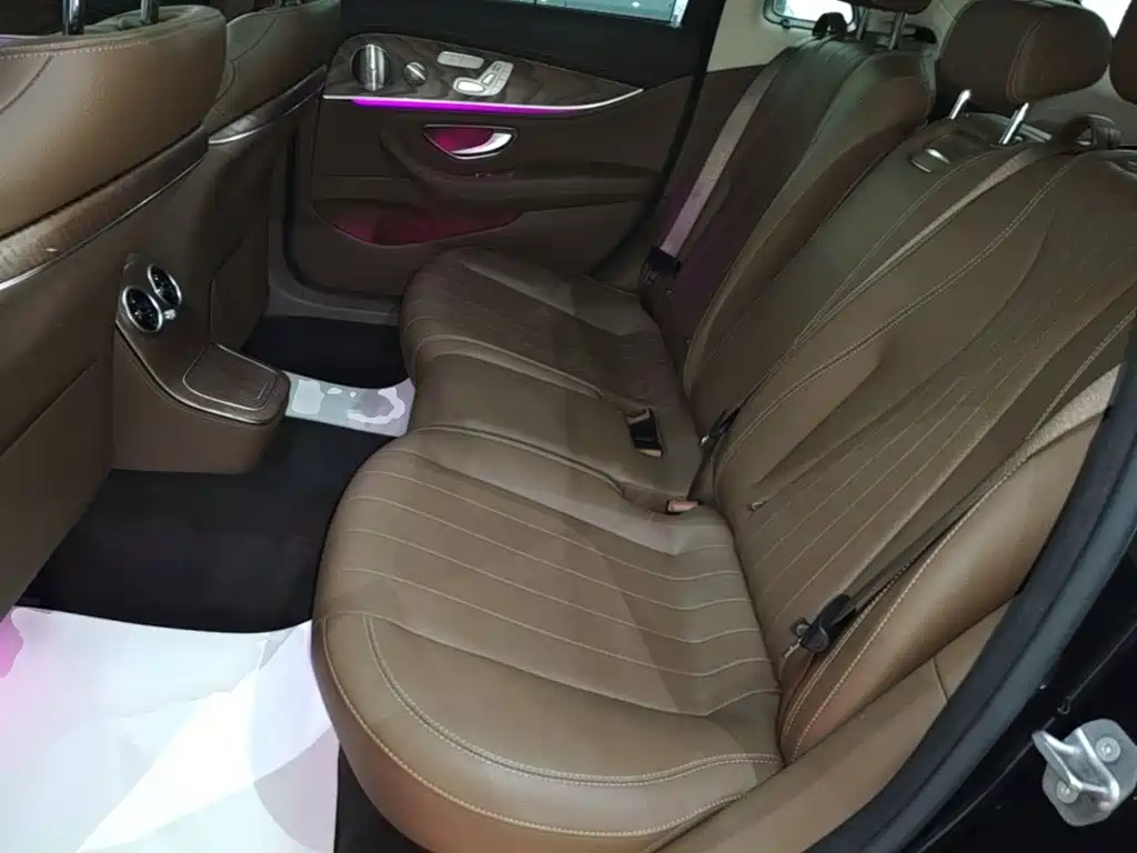 Mercedes-Benz E-Class — миниатюра 17