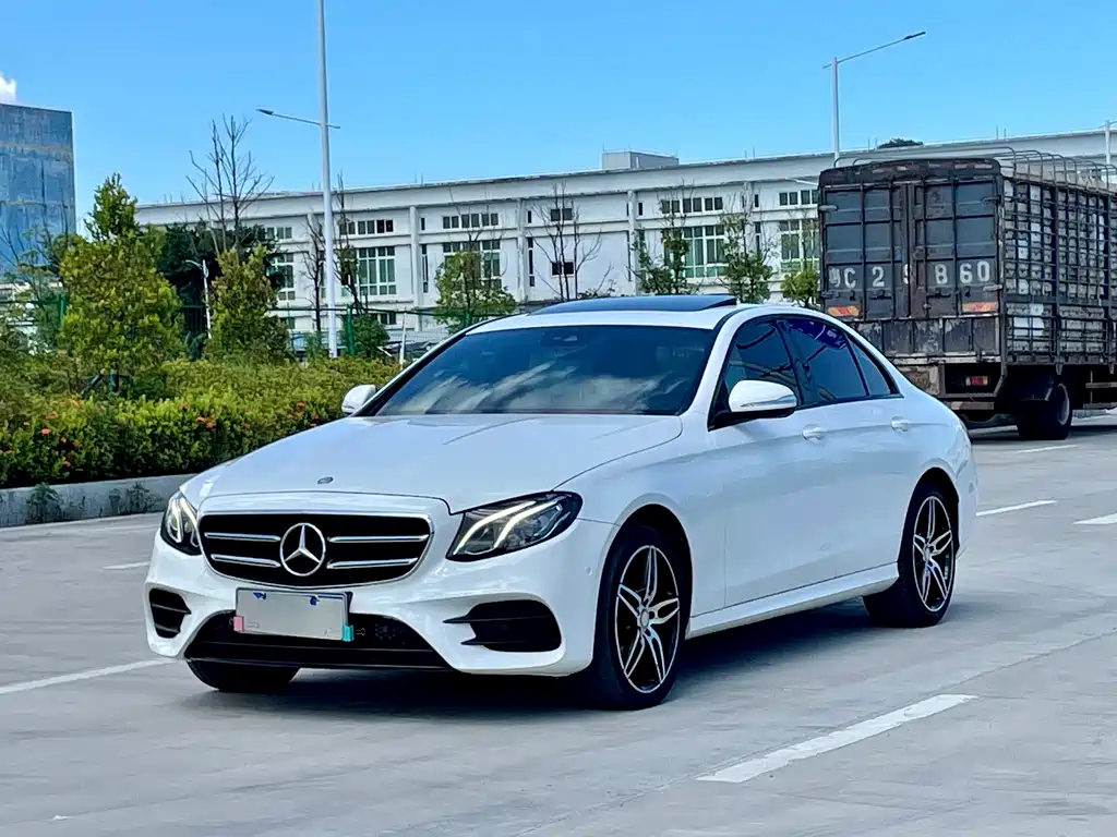 MERCEDES-BENZ E CLASS