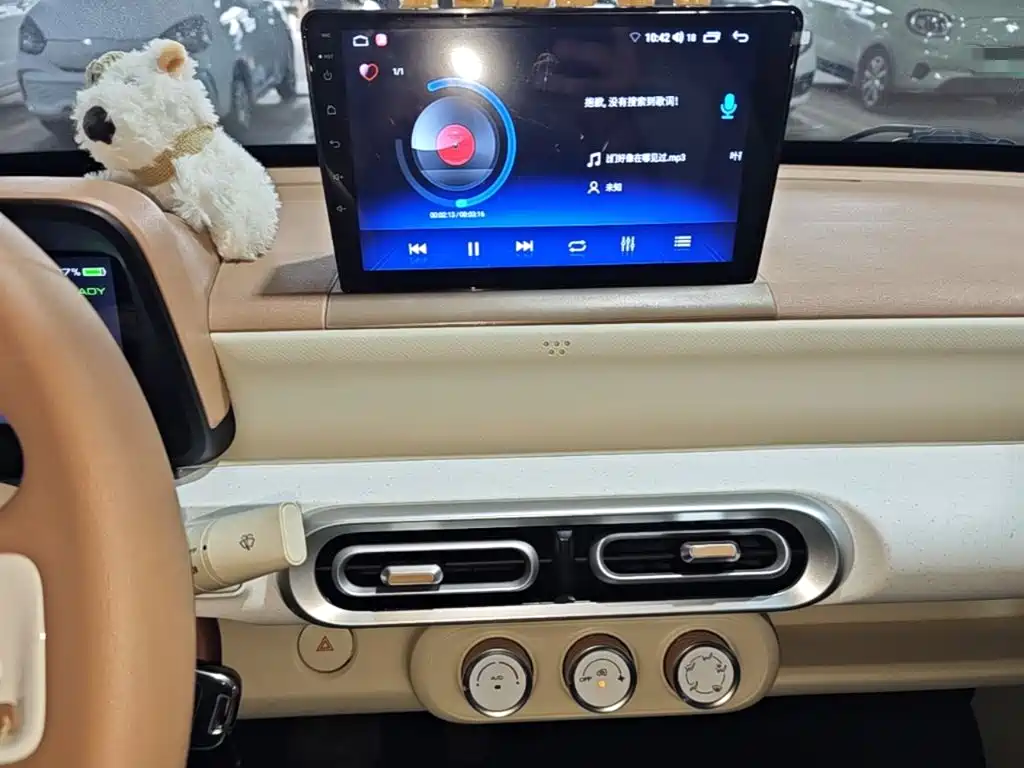 Wuling MINIEV — миниатюра 13