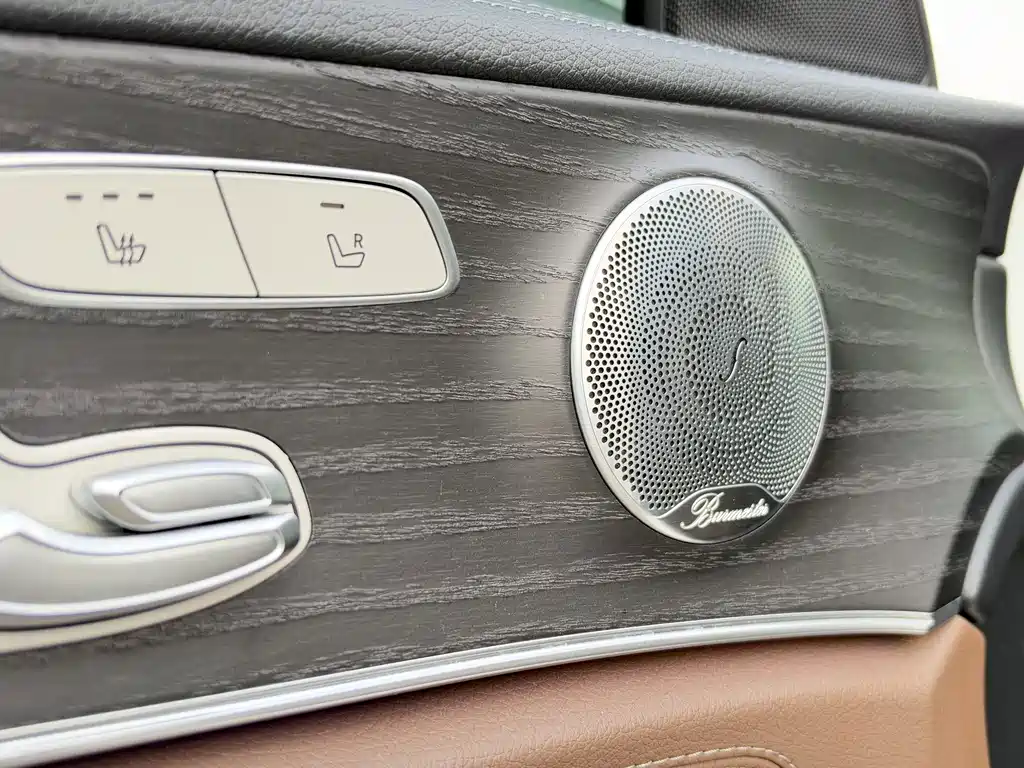 Mercedes-Benz E-Class — миниатюра 5
