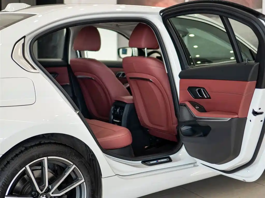 BMW 3 Series — миниатюра 17