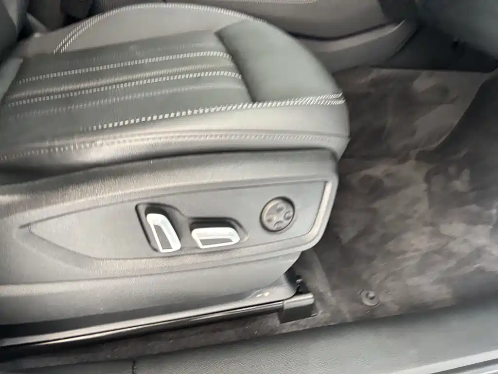 Audi Q5L — миниатюра 27