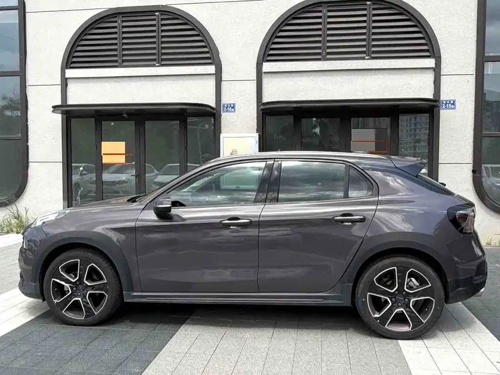 Lynk & Co 02 — миниатюра 8