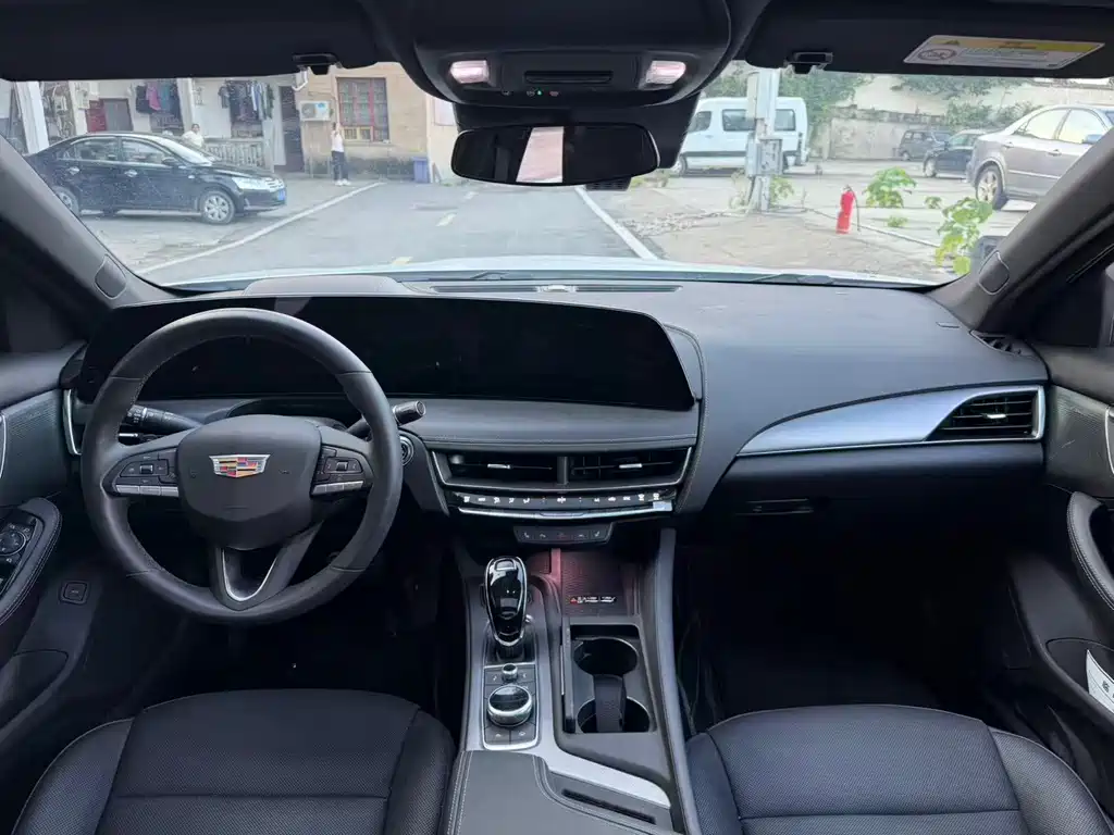 Cadillac CT5 — миниатюра 5