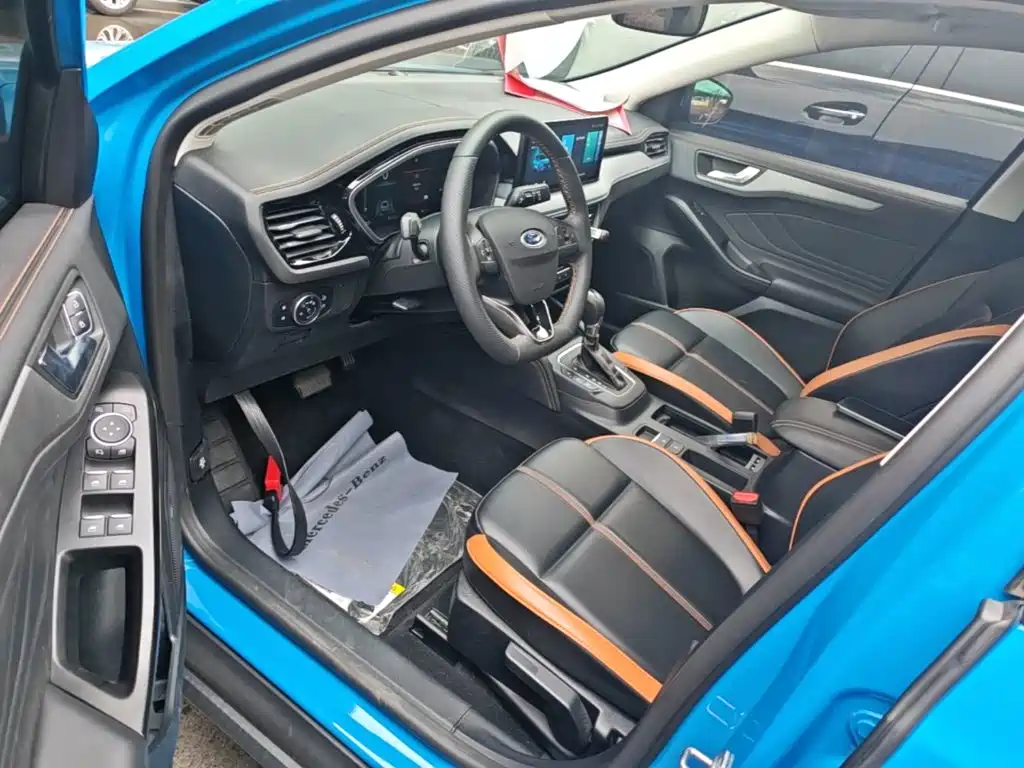 Ford Focus — миниатюра 16
