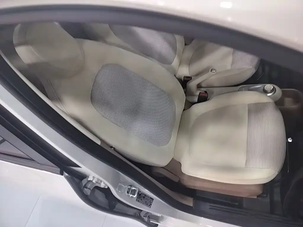 Wuling MINIEV — миниатюра 25