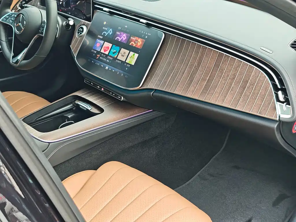 Mercedes-Benz E-Class — миниатюра 14