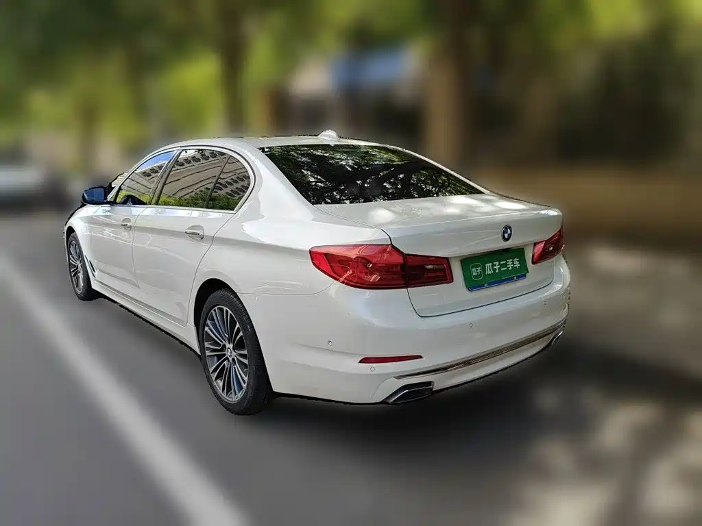 BMW 5 Series — миниатюра 25