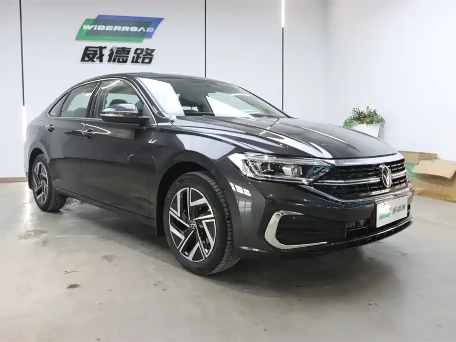 Volkswagen Sagitar 2026 3000 300TSI DSG