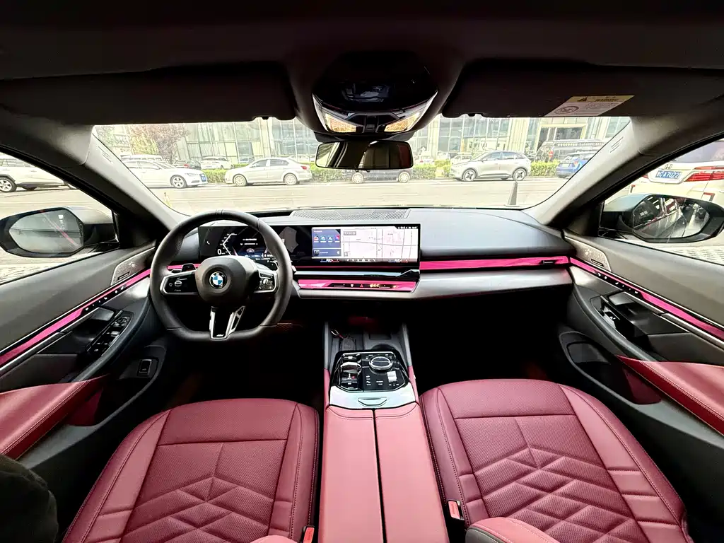 BMW 5 Series — миниатюра 10