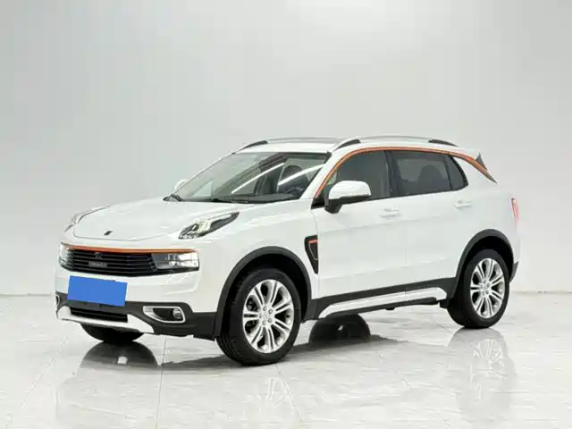 2020 Lynk & Co 01