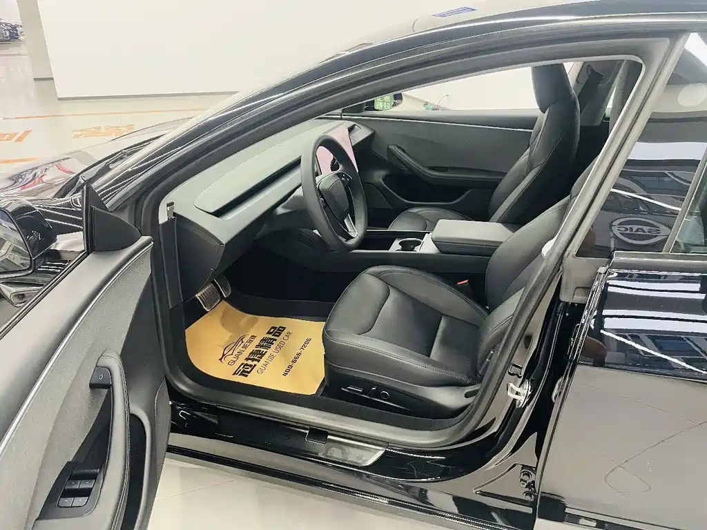 Tesla Model 3 — миниатюра 9