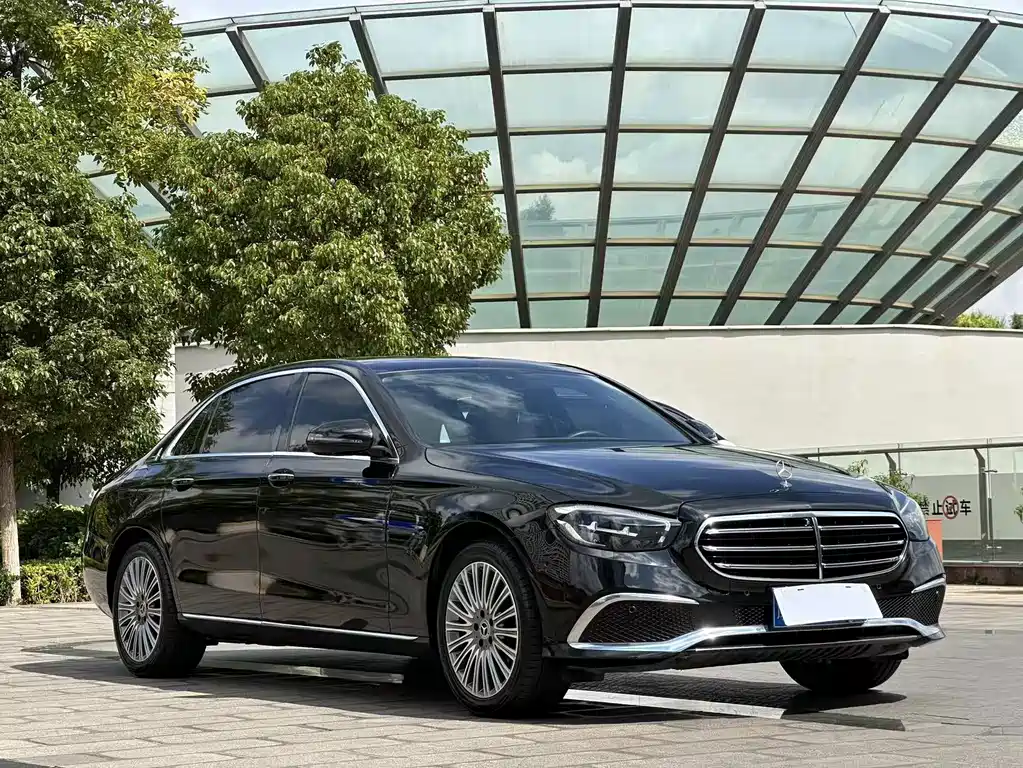 Mercedes-Benz E-Class — миниатюра 3