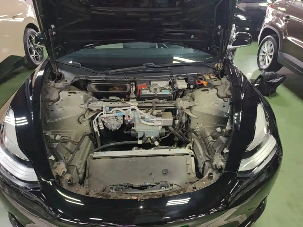 Tesla Model 3 — миниатюра 20