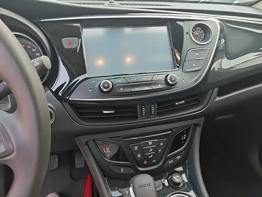 Buick Envision Plus — миниатюра 9