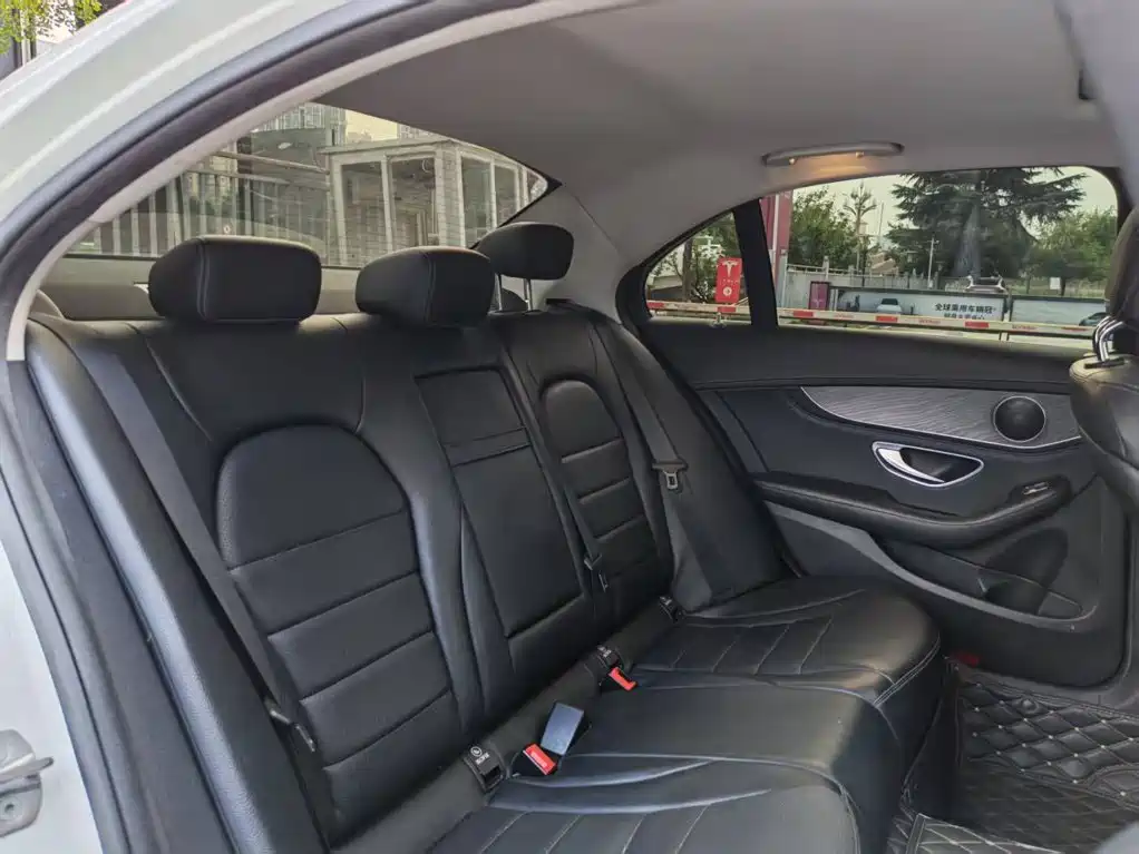 Mercedes-Benz C-Class — миниатюра 12