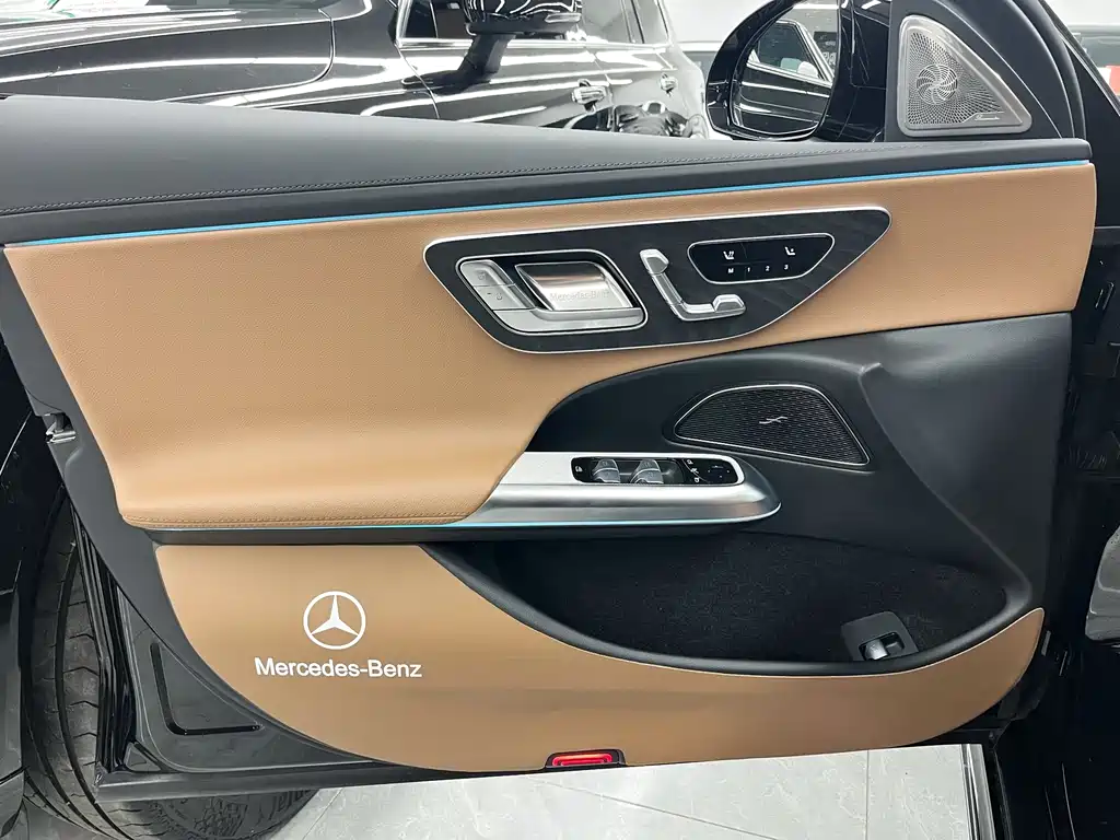 Mercedes-Benz E-Class — миниатюра 10