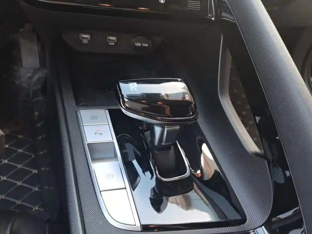 Hyundai Elantra — миниатюра 14