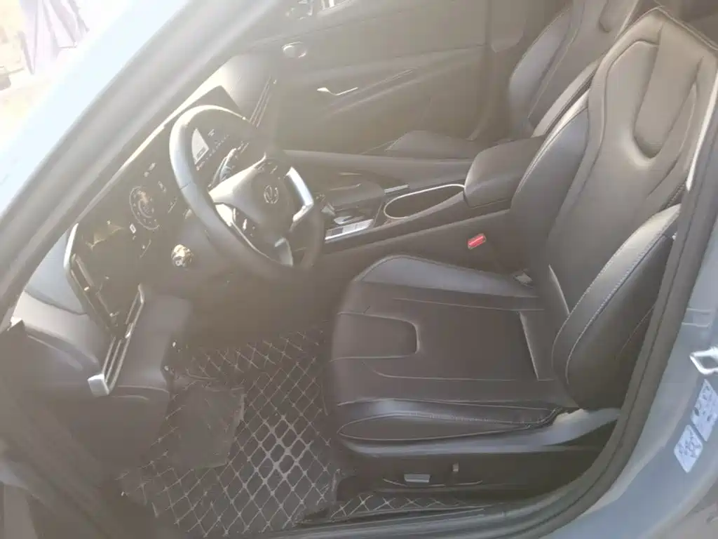 Hyundai Elantra — миниатюра 15