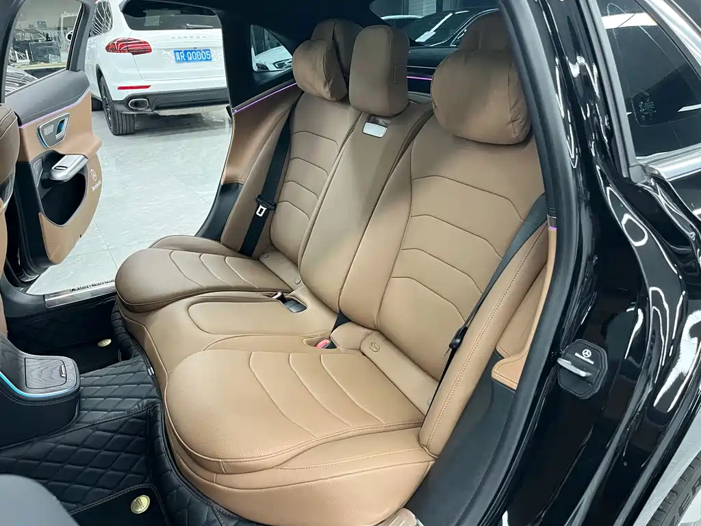 Mercedes-Benz E-Class — миниатюра 14