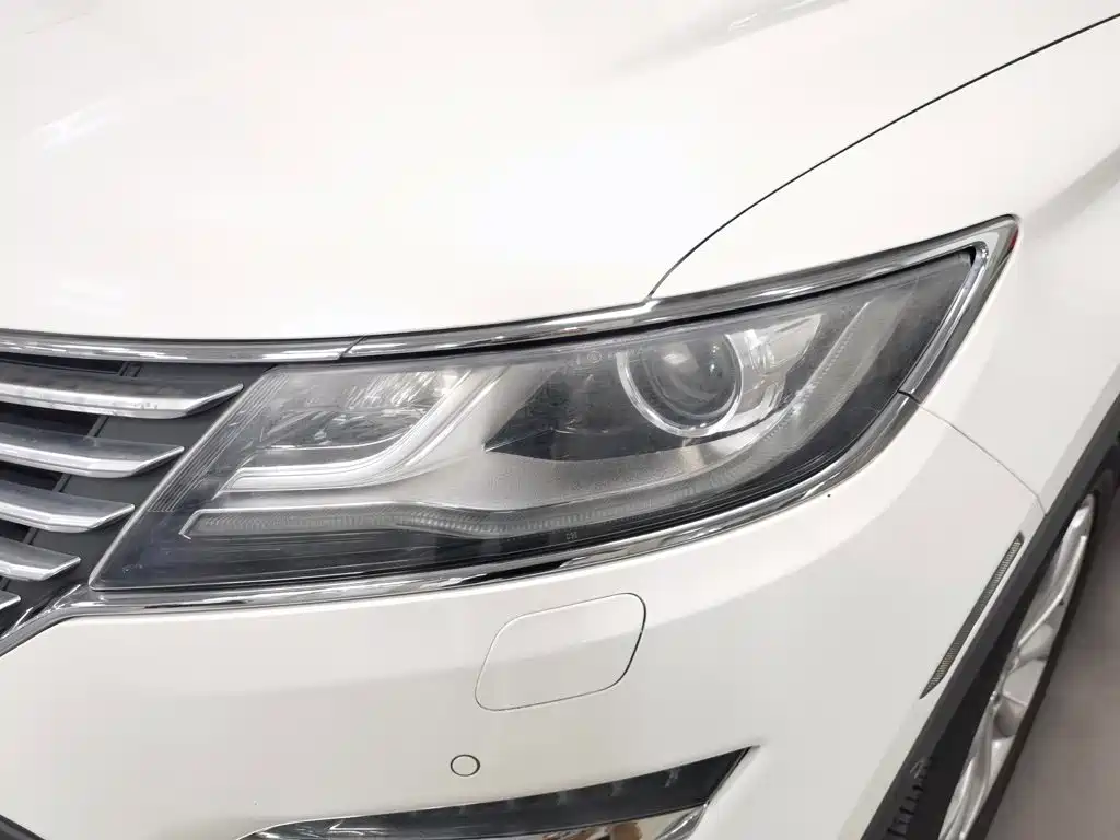 Lincoln MKC — миниатюра 7