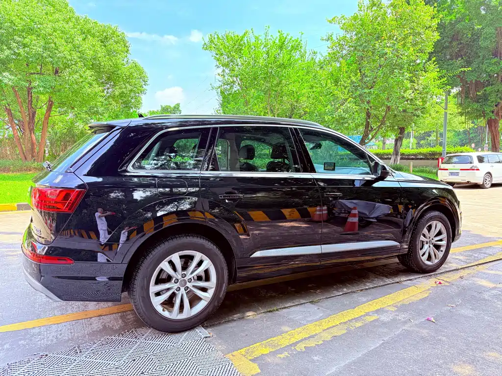 Audi Q7 — миниатюра 7