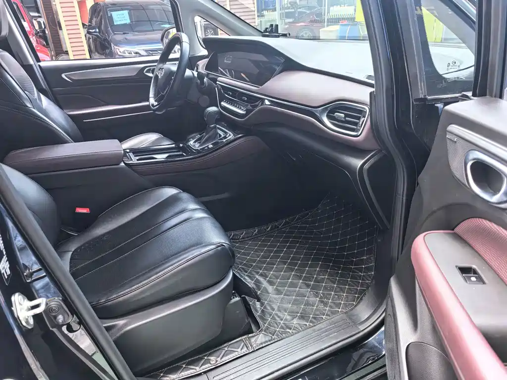 GAC Motor Trumpchi M6 — миниатюра 15