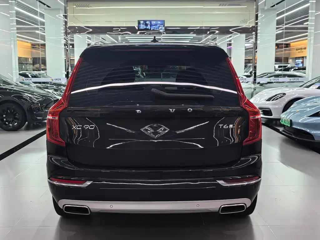Volvo XC90 2018 T6 7 мест
