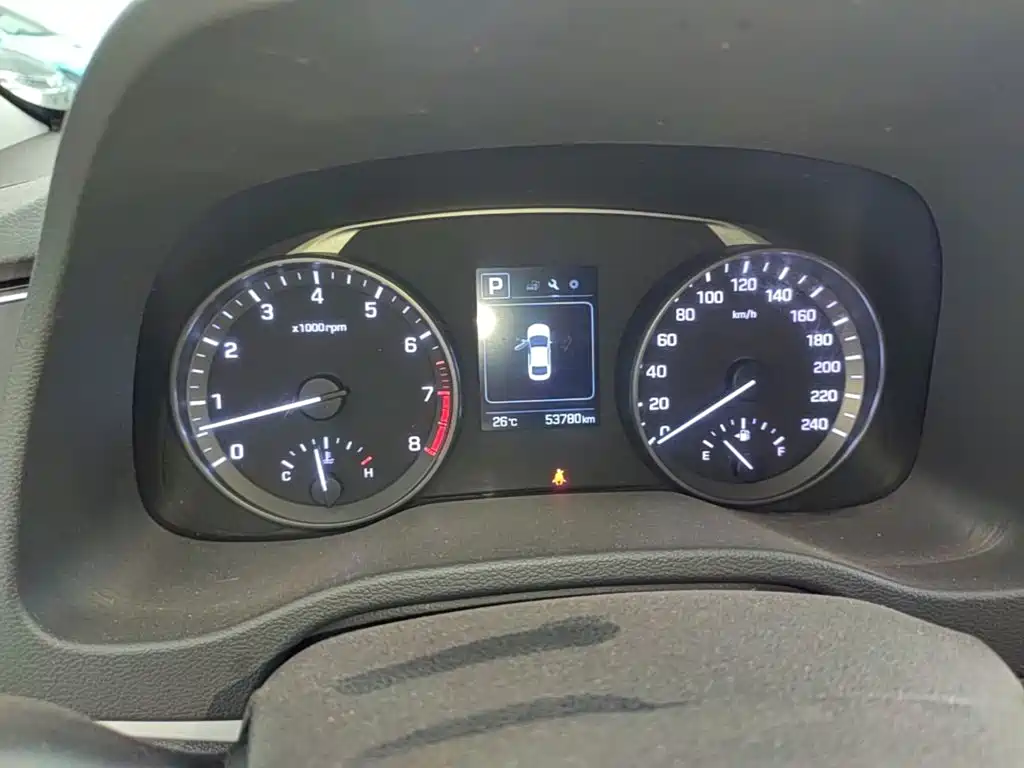 Hyundai Elantra — миниатюра 12