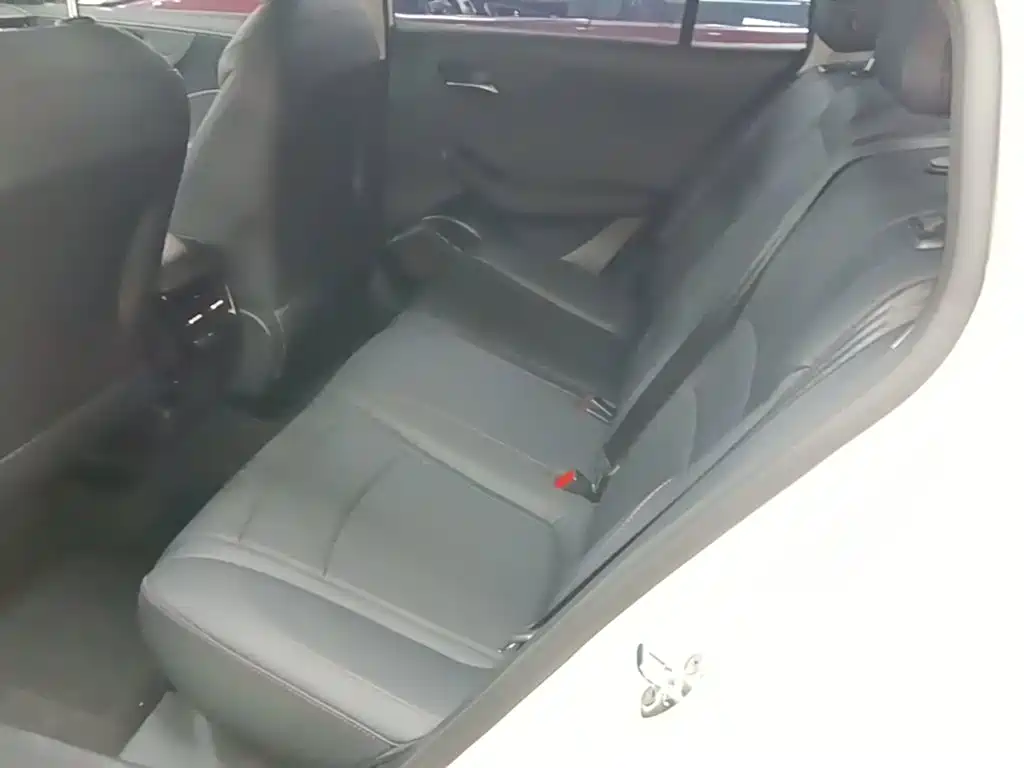 Roewe i5 — миниатюра 17