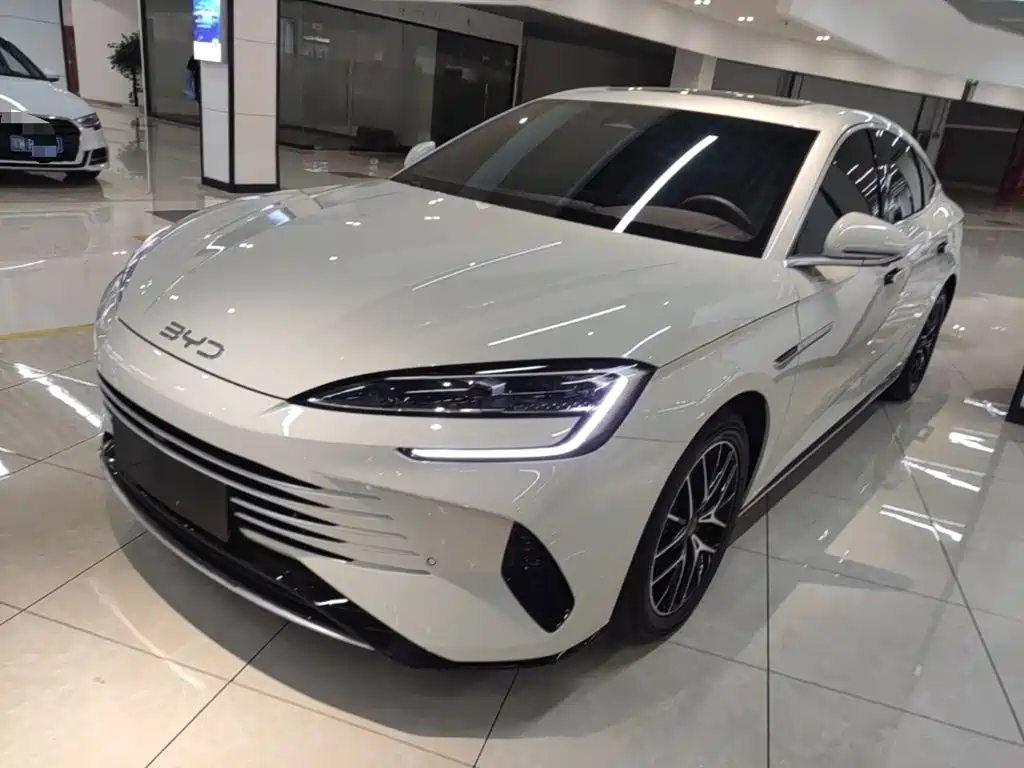 BYD Seal 07 DM-i 2024