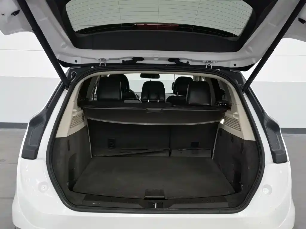 Lincoln MKC — миниатюра 16