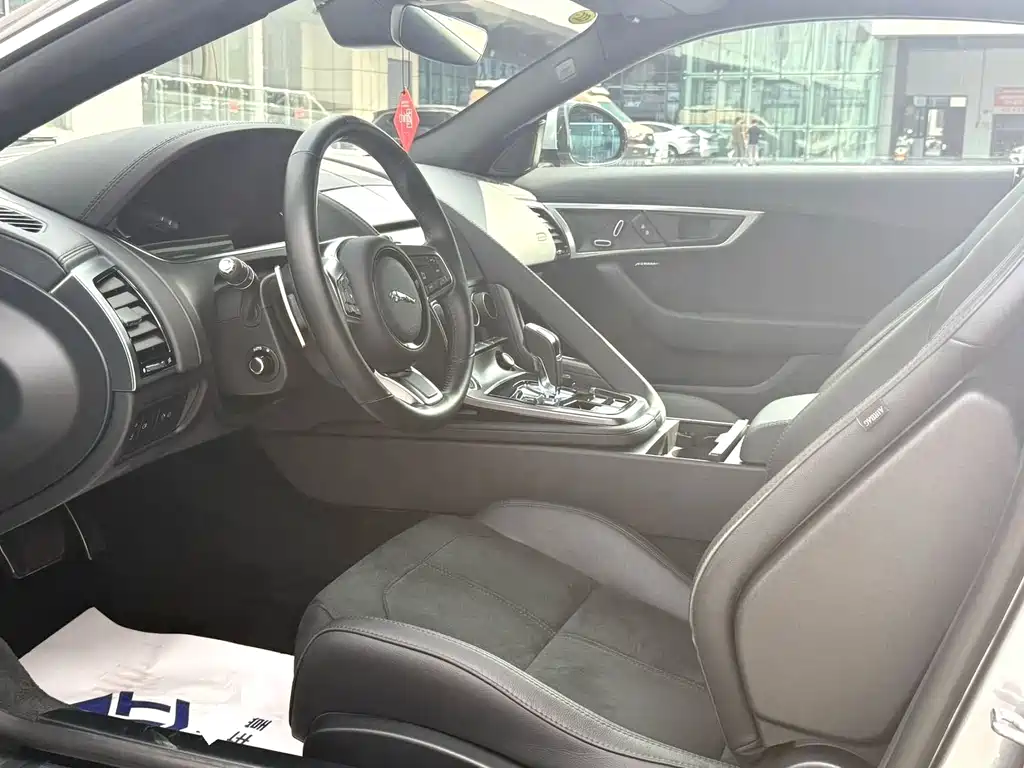 Jaguar F-TYPE — миниатюра 6