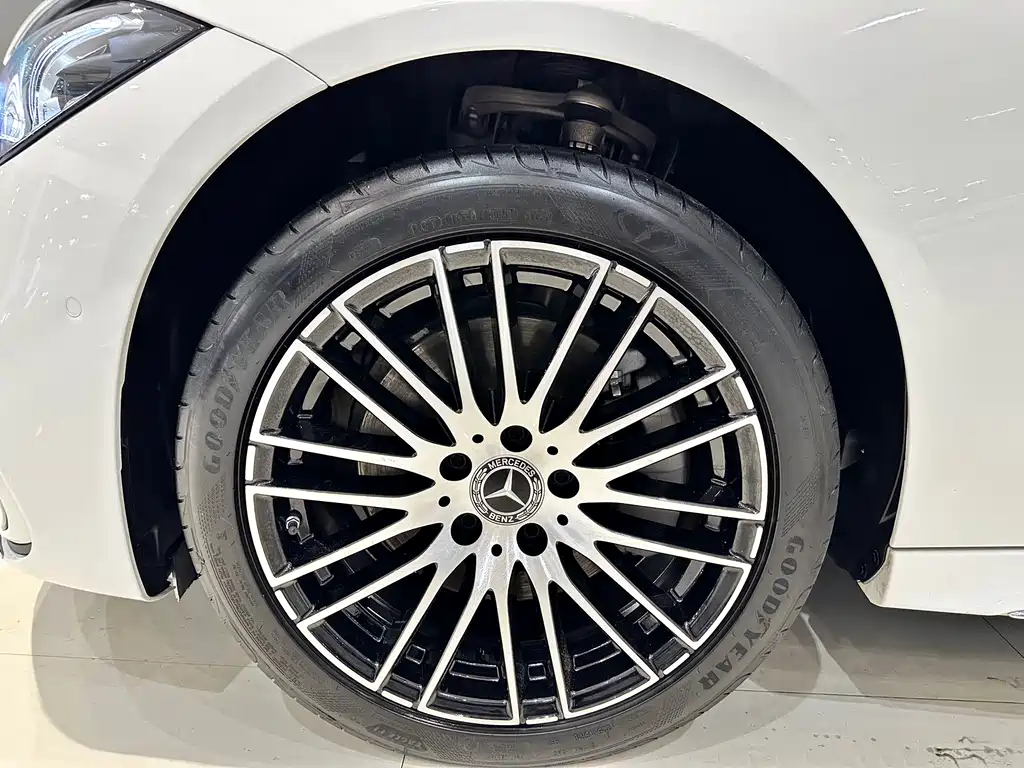 Mercedes-Benz C-Class — миниатюра 20