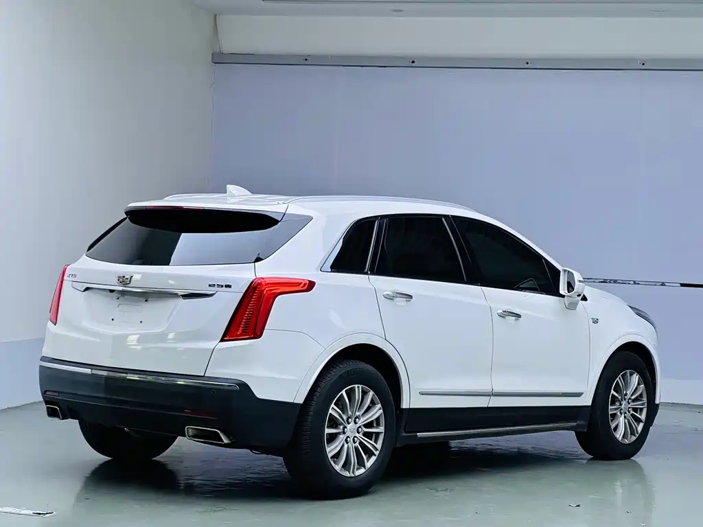 Cadillac XT5 — миниатюра 6