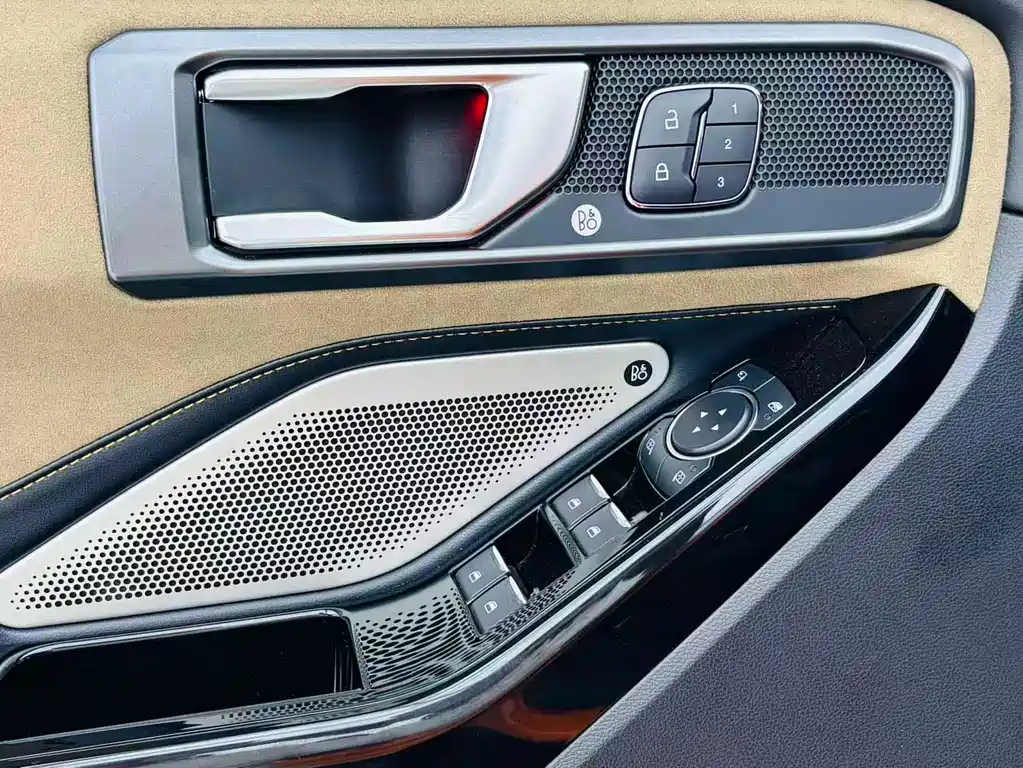 Ford Explorer — миниатюра 13