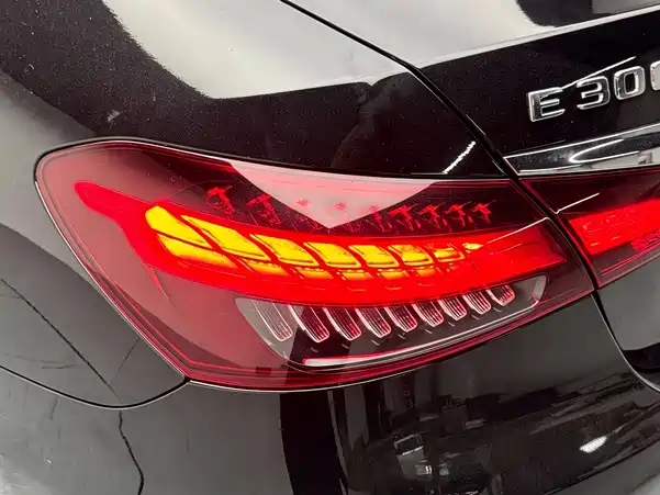 Mercedes-Benz E-Class — миниатюра 19